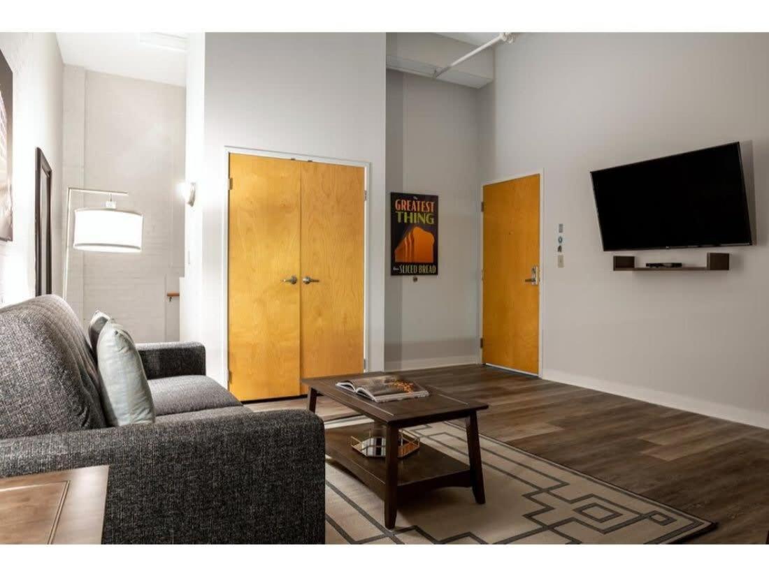 Bold 2Br 2Ba In The Block Apartment By Cozysuites! Indianapolis Exterior photo